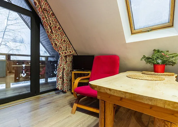 Nasza Chata - Pokoje i Apartamenty
